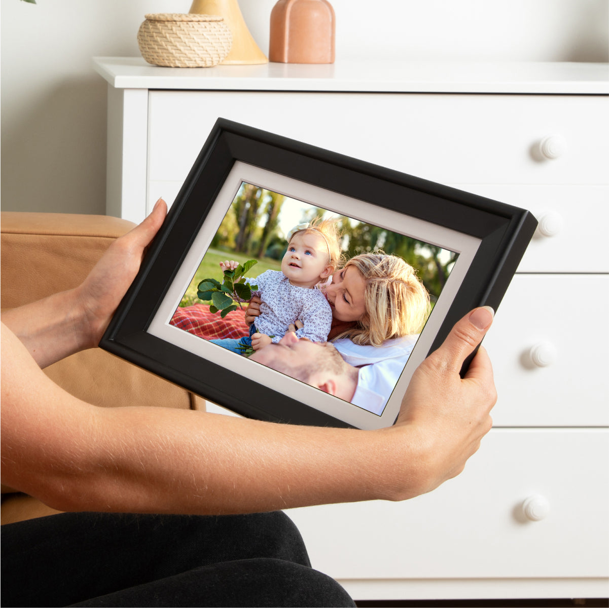 PhotoSpring Classic 10in Digital Frame (Black)